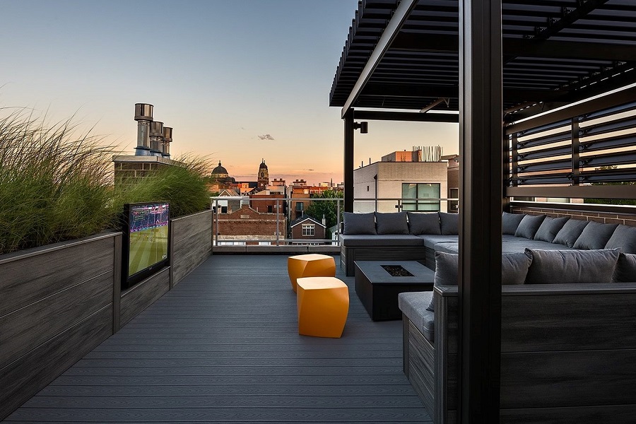 Which Outdoor TV is Best for Your Backyard Entertainment? Which Outdoor TV is Best for Your Backyard Entertainment?
